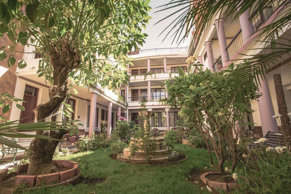 Hotel Independencia Sucre Buitenkant foto